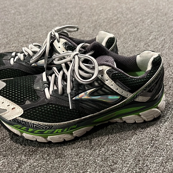 Brooks running shoes, charcoal, gray and green - Picture 3 of 5